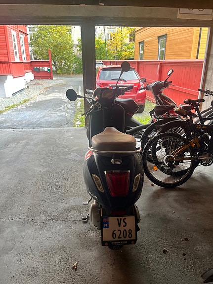 Vespa Primavera 50 3 of 4
