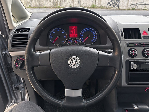 Volkswagen Touran 16 of 22