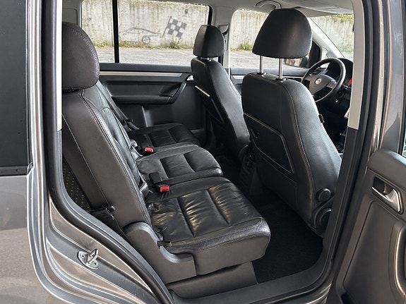 Volkswagen Touran 22 of 22