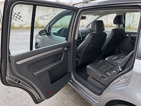 Volkswagen Touran 18 of 22