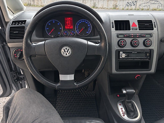 Volkswagen Touran 15 of 22