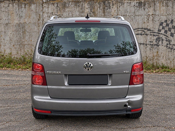 Volkswagen Touran 6 of 22