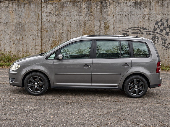 Volkswagen Touran 4 of 22