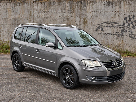 Volkswagen Touran 9 of 22