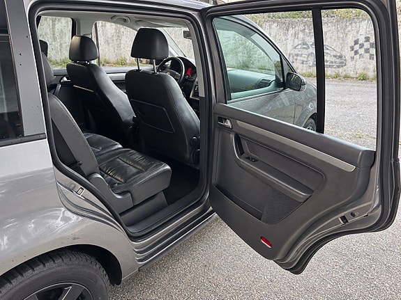 Volkswagen Touran 21 of 22