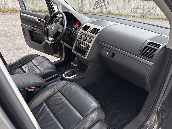 Volkswagen Touran 13 of 22