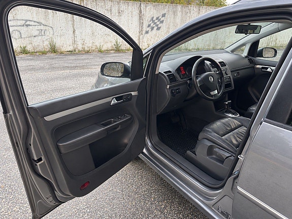 Volkswagen Touran 10 of 22