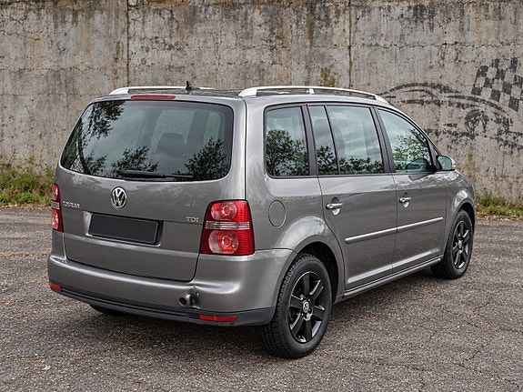 Volkswagen Touran 7 of 22