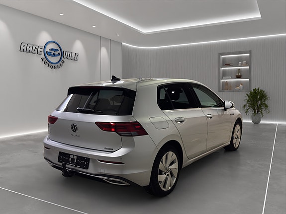 Volkswagen Golf VIII 10 of 28