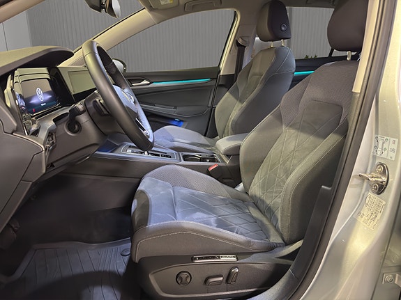 Volkswagen Golf VIII 16 of 28