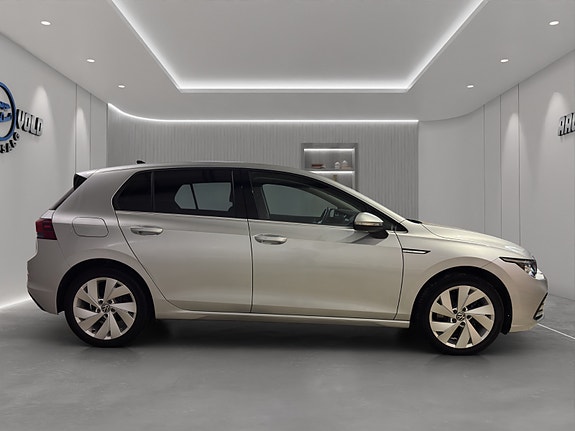 Volkswagen Golf VIII 8 of 28