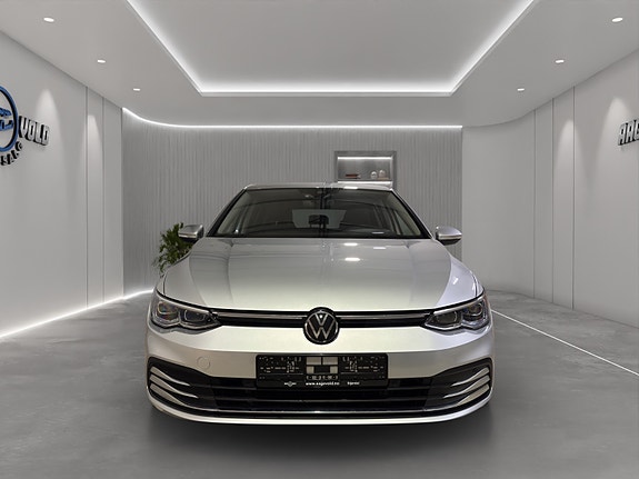 Volkswagen Golf VIII 6 of 28