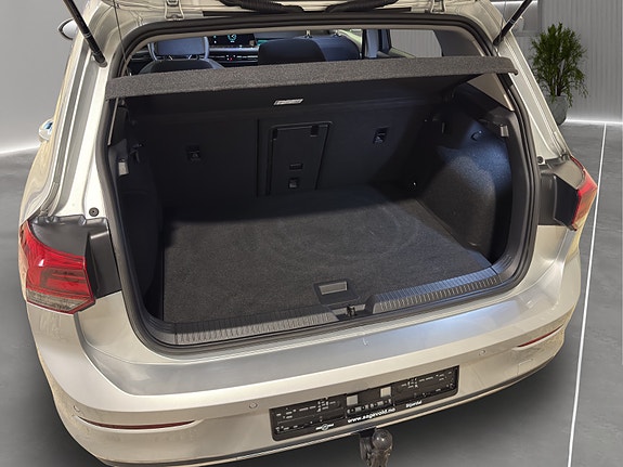Volkswagen Golf VIII 28 of 28