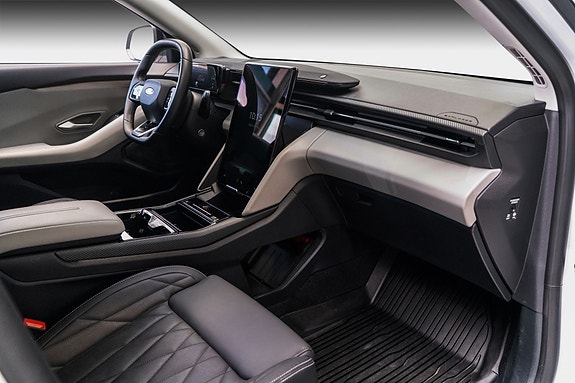 Ford Explorer 23 of 27