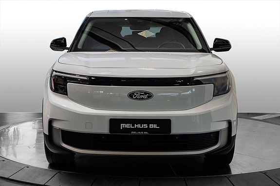 Ford Explorer 2 of 27