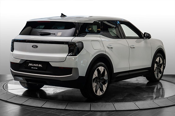 Ford Explorer 8 of 27