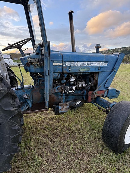 Ford 4000 9 of 18