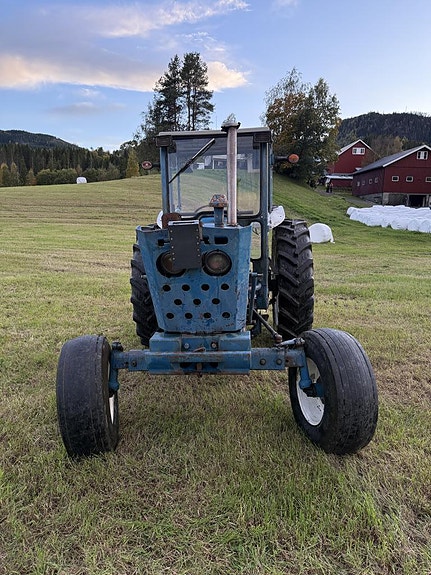 Ford 4000 7 of 18