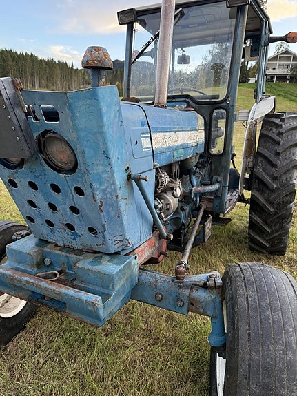 Ford 4000 8 of 18