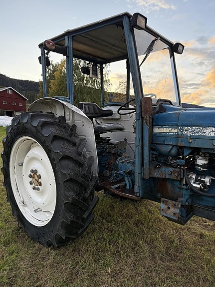 Ford 4000 10 of 18