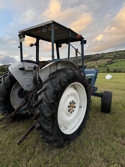 Ford 4000 13 of 18