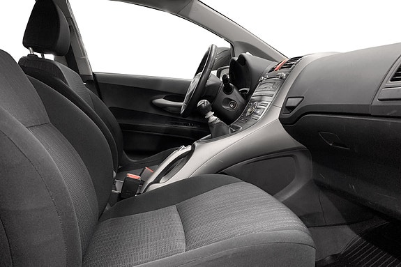 Toyota Auris 6 of 14