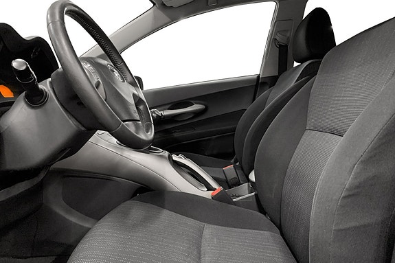Toyota Auris 5 of 14