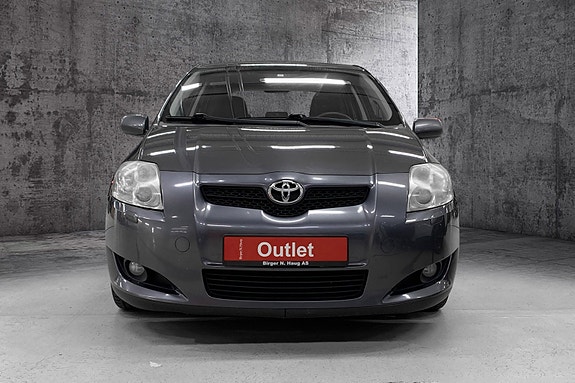 Toyota Auris 2 of 14