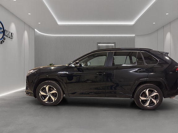 Toyota RAV4 8 of 29