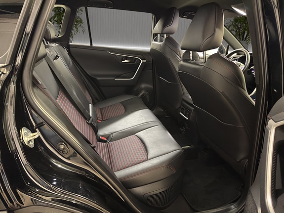 Toyota RAV4 25 of 29