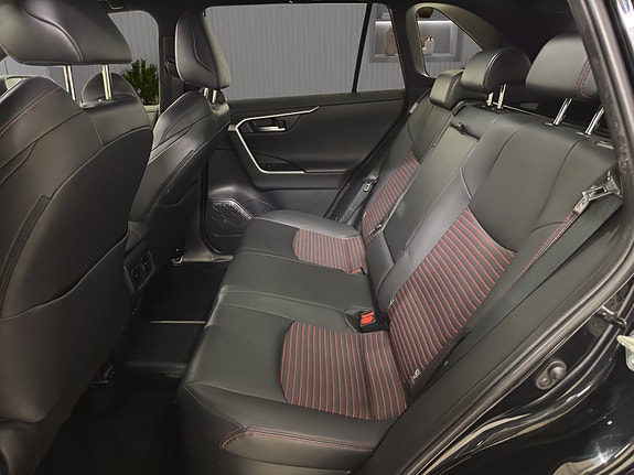 Toyota RAV4 26 of 29