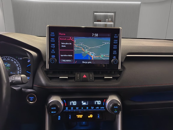 Toyota RAV4 18 of 29