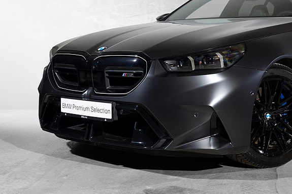 BMW M5 8 of 30