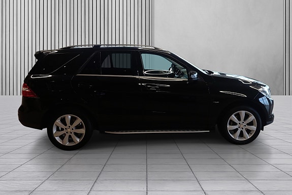 Mercedes-Benz ML250 8 of 30