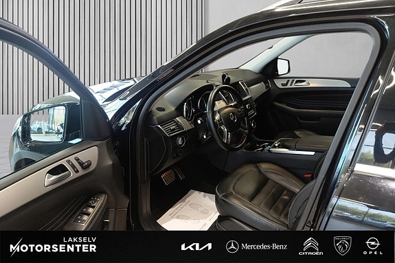 Mercedes-Benz ML250 13 of 30