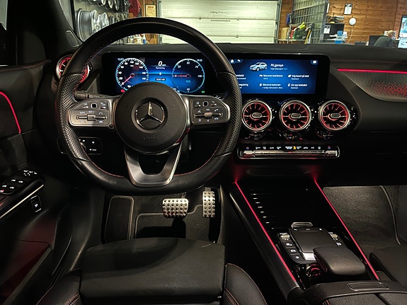 Mercedes-Benz EQA350 17 of 30