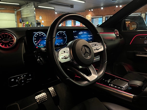 Mercedes-Benz EQA350 18 of 30
