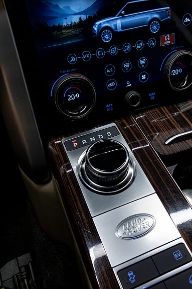 Land Rover Range Rover 29 of 30