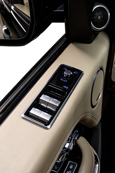 Land Rover Range Rover 21 of 30