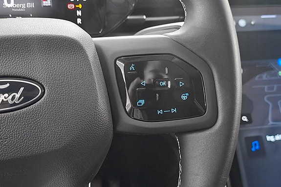 Ford Explorer 22 of 29