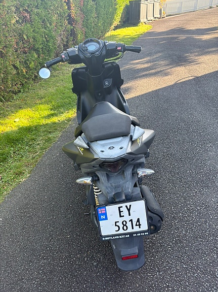 Yamaha 50 Aerox 2 of 8