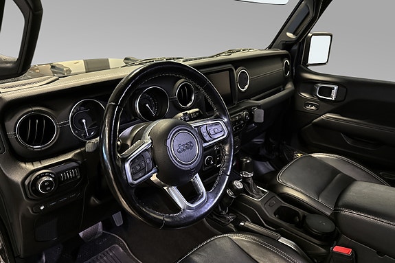 Jeep Wrangler 12 of 20