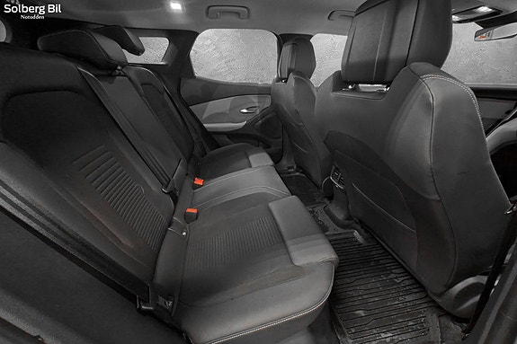 Ford Explorer 12 of 26