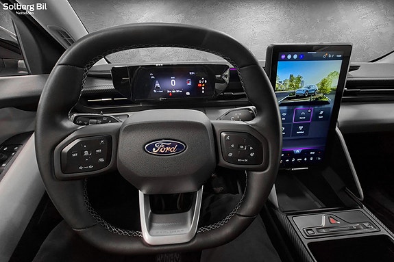 Ford Explorer 15 of 26