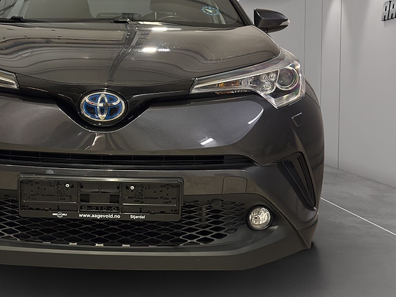 Toyota C-HR 5 of 29