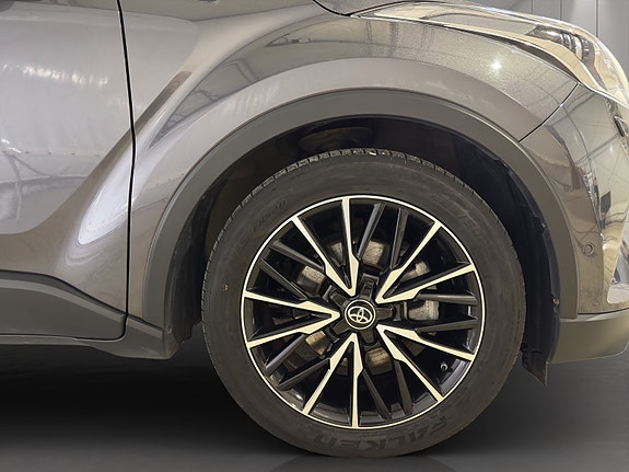 Toyota C-HR 15 of 29