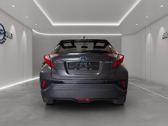 Toyota C-HR 8 of 29