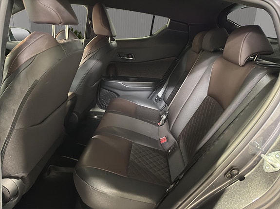 Toyota C-HR 27 of 29