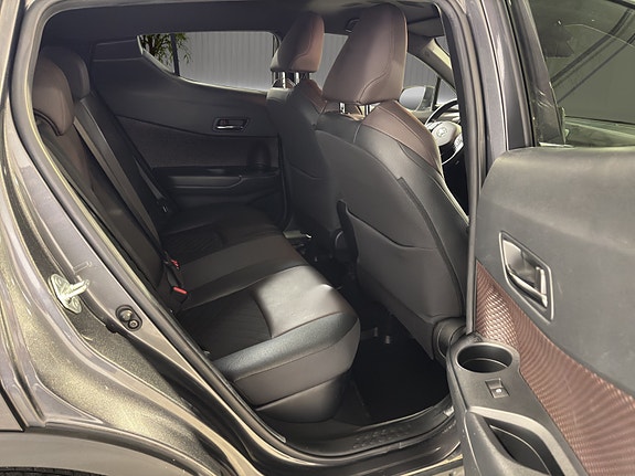 Toyota C-HR 28 of 29