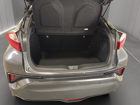 Toyota C-HR 29 of 29